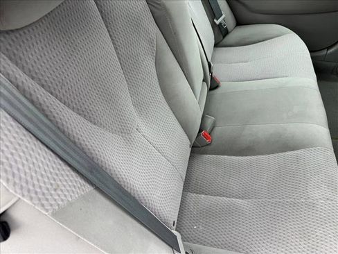Used 2011 Toyota Camry LE FWD image 17
