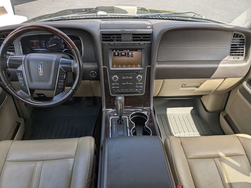 Used 2017 Lincoln Navigator Reserve RWD image 15