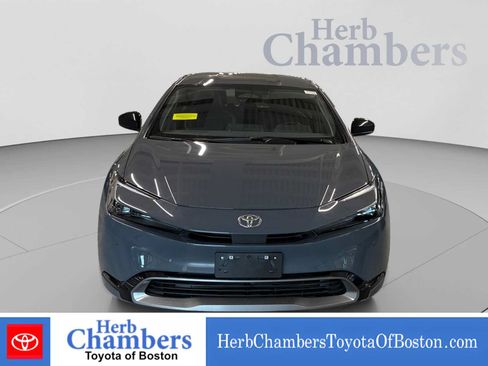 Used 2025 Toyota Prius XLE AWD/4WD image 2
