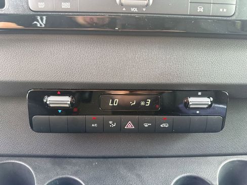 Used 2022 Mercedes-Benz Sprinter 3500 image 17