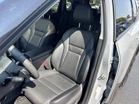 Certified 2023 Nissan Rogue SV w/ SV Premium B Package FWD image 19