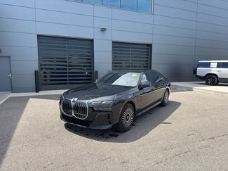 Used 2025 BMW 740i xDrive AWD/4WD video 1