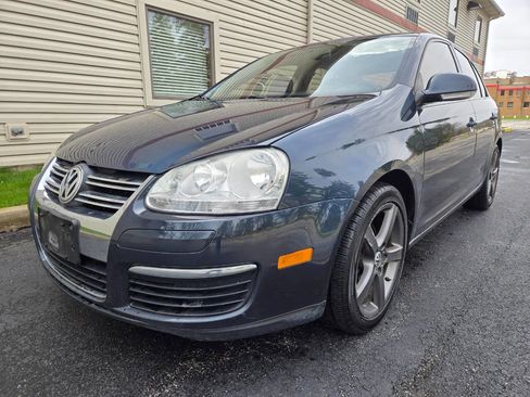 Used 2009 Volkswagen Jetta S image 2