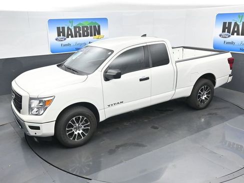 Used 2024 Nissan Titan SV AWD/4WD image 22