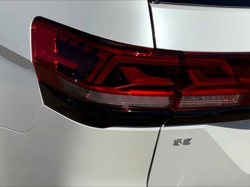 New 2026 Volkswagen Atlas Peak Edition AWD/4WD image 14