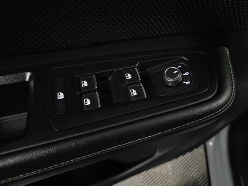 Used 2024 Volkswagen Atlas Cross Sport SE AWD/4WD image 28