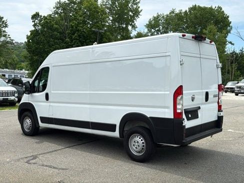 Used 2025 RAM ProMaster 2500 w/ Convenience Group FWD image 8