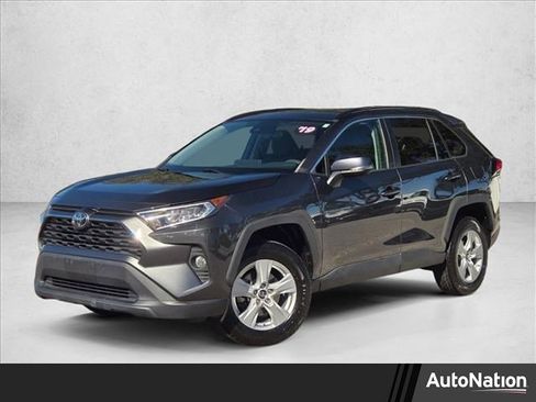 Used 2019 Toyota RAV4 XLE image 1