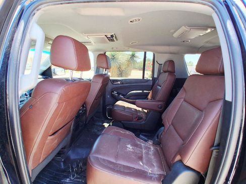 Used 2019 Chevrolet Suburban Premier w/ Premier Plus Edition AWD/4WD image 14