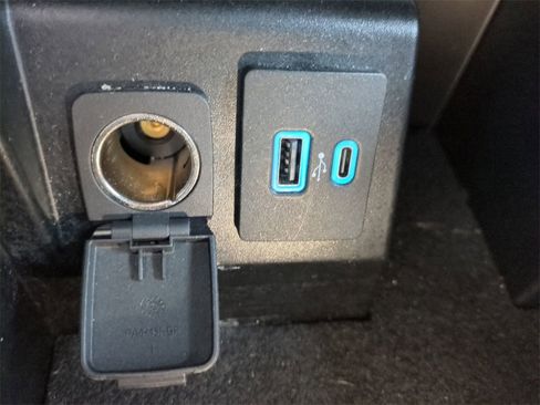 Certified 2022 Ford Explorer XLT w/ Equipment Group 202A image 21