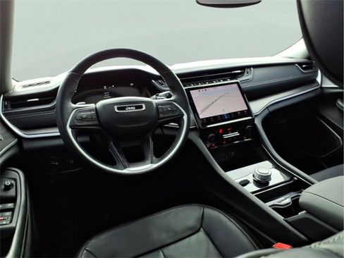 Used 2021 Jeep Grand Cherokee L Limited image 11