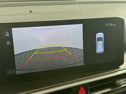 Used 2024 Kia Sorento S image 23