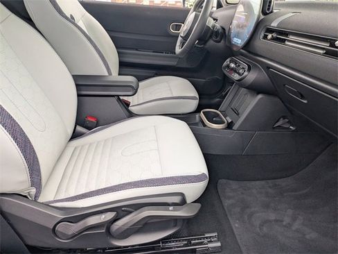 Used 2025 MINI Cooper 2-Door Hardtop image 35