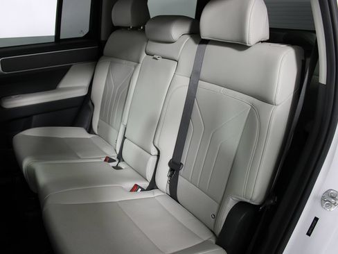 Used 2024 Hyundai Santa Fe SEL FWD image 26