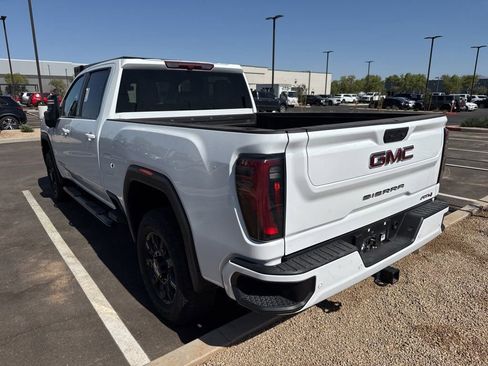 Used 2025 GMC Sierra 2500 AT4 AWD/4WD image 3