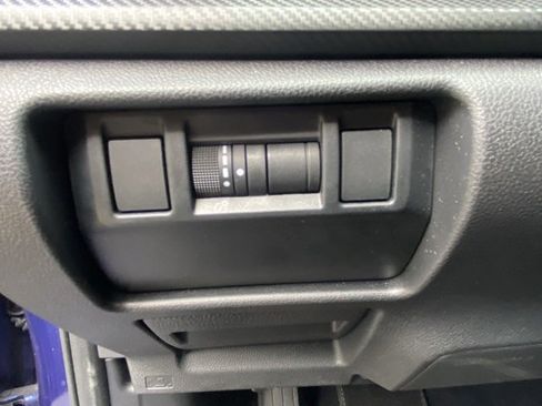 Used 2024 Subaru Crosstrek 2.0i Premium image 14