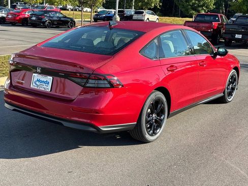 Used 2025 Honda Accord SE image 9
