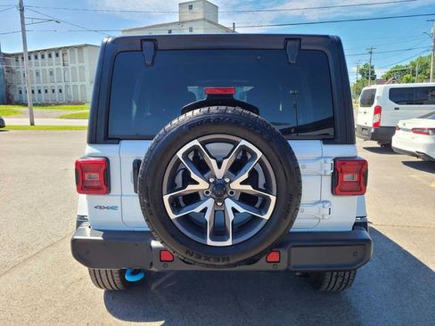 Used 2024 Jeep Wrangler Unlimited w/ Dual Top Group AWD/4WD image 8