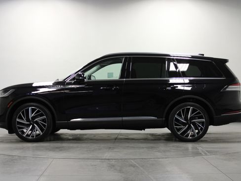 Used 2025 Lincoln Aviator Reserve w/ Equipment Group 201A AWD/4WD image 7