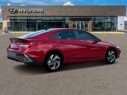 Certified 2025 Hyundai Elantra Sport FWD image 8
