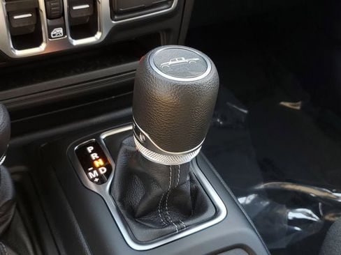 New 2025 Jeep Gladiator Sport image 32