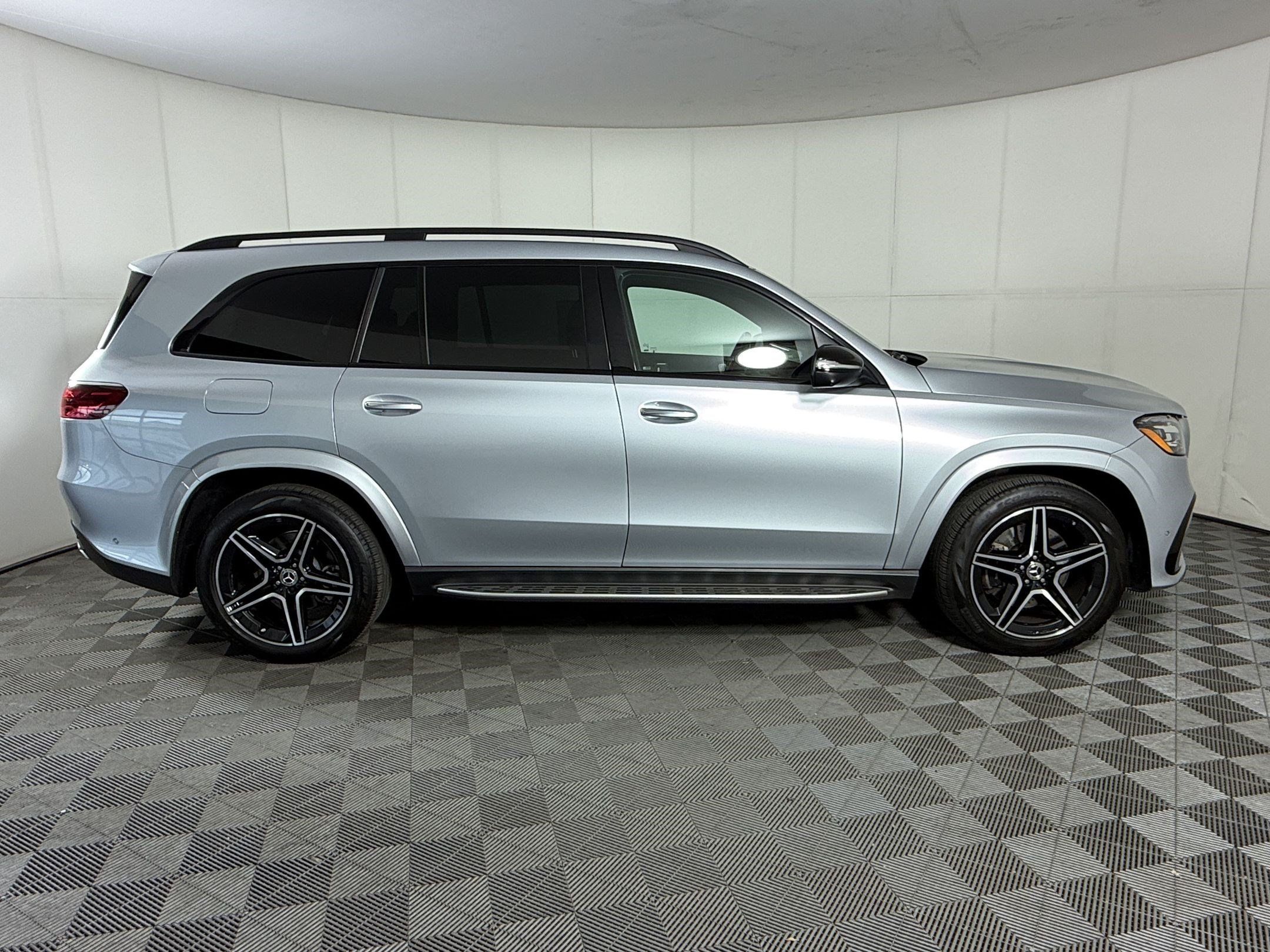 Certified 2024 Mercedes-Benz GLS 450 4MATIC image 8