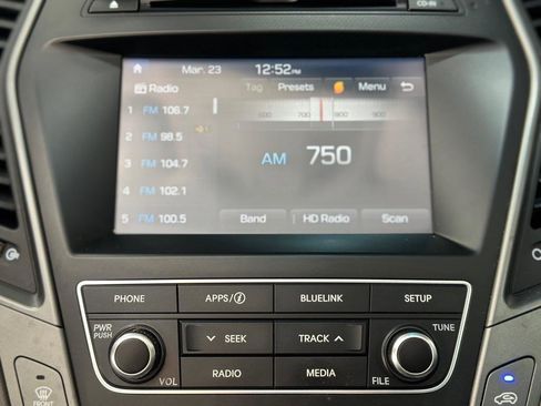 Used 2017 Hyundai Santa Fe Sport image 19