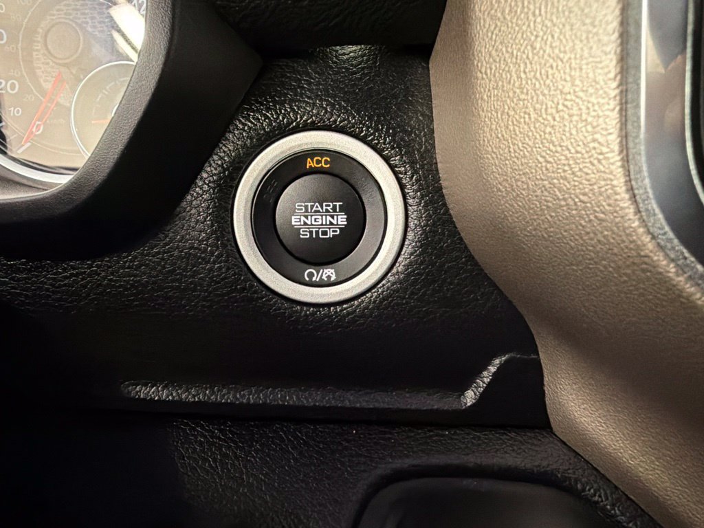 Used 2019 RAM 1500 Laramie w/ Sport Appearance Package AWD/4WD image 17