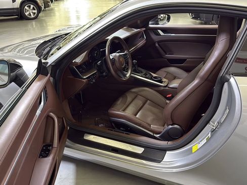Used 2021 Porsche 911 Carrera 4S AWD/4WD image 14