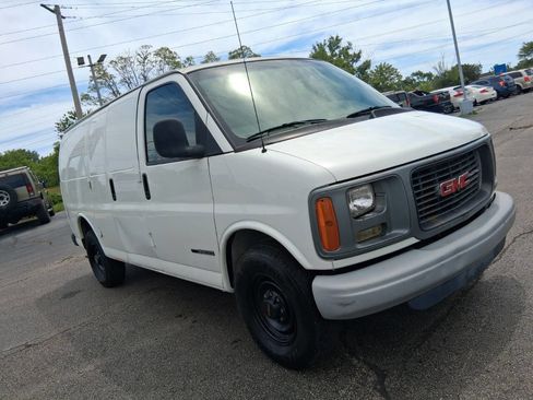 Used 2002 GMC Savana 3500 RWD image 3