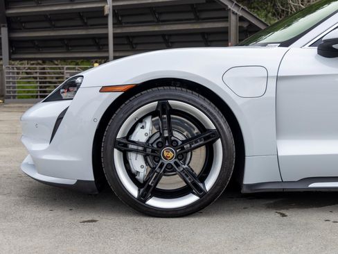 Certified 2022 Porsche Taycan Turbo image 13
