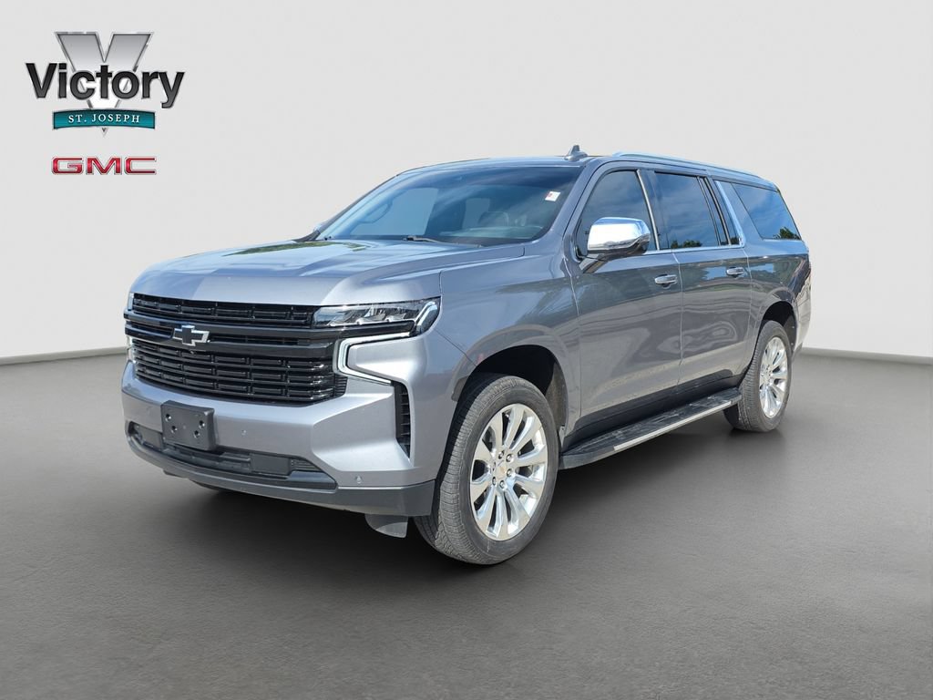 Used 2021 Chevrolet Suburban Premier w/ Premium Package AWD/4WD image 3
