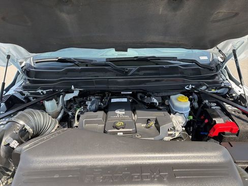 Used 2023 RAM 2500 Limited image 8