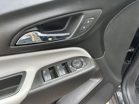 Used 2024 Chevrolet Equinox LS w/ LS Convenience Package image 21