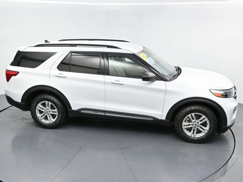 Used 2023 Ford Explorer XLT w/ Equipment Group 202A AWD/4WD image 42