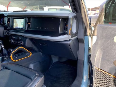 Used 2023 Ford Bronco Badlands image 19