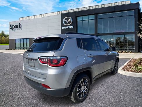 Used 2020 Jeep Compass Latitude image 3