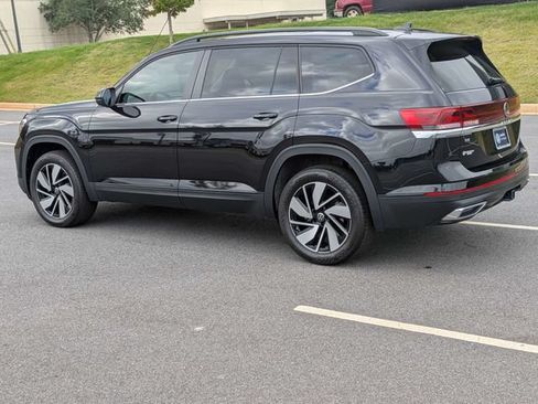Certified 2026 Volkswagen Atlas SE FWD image 6