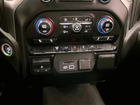 Used 2020 Chevrolet Silverado 2500 LT w/ Convenience Package image 25