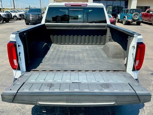 Used 2021 GMC Sierra 1500 SLT AWD/4WD image 18