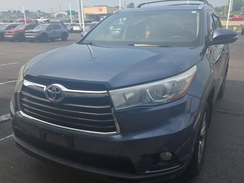 Used 2015 Toyota Highlander XLE AWD/4WD image 1