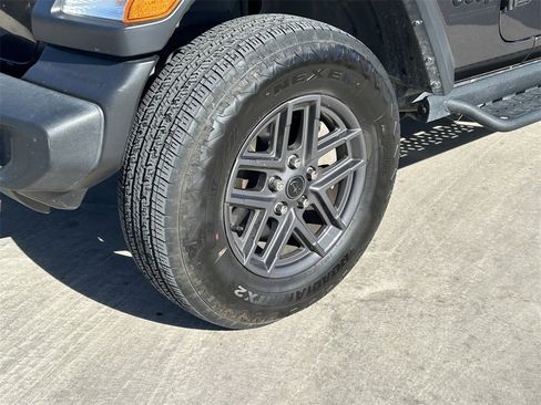 Used 2024 Jeep Wrangler Sport S image 9