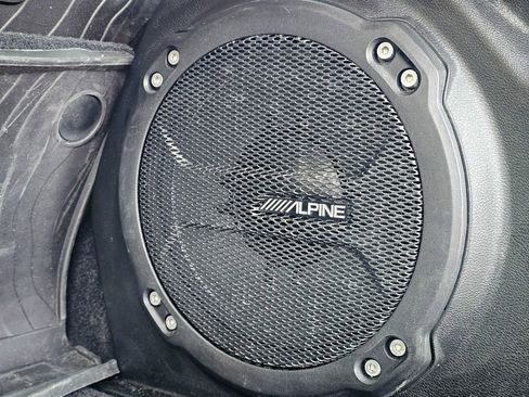 Used 2018 Jeep Wrangler Unlimited Sahara image 34