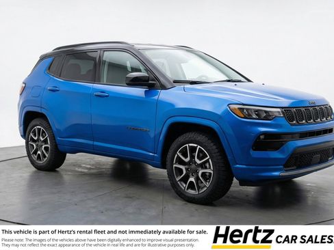 Used 2025 Jeep Compass Trailhawk image 1