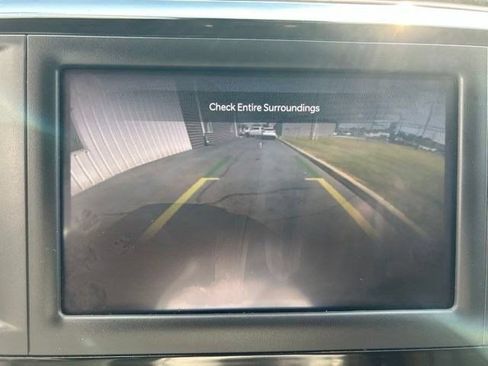 Used 2023 Chrysler Voyager LX FWD image 32