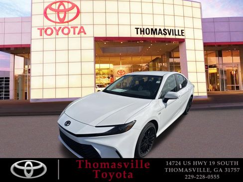 New 2025 Toyota Camry LE w/ Convenience Package FWD image 1