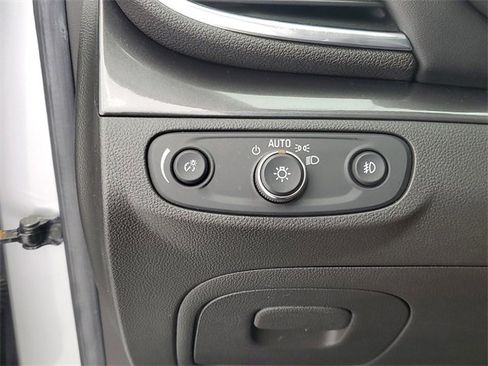 Used 2018 Buick Encore Preferred image 32