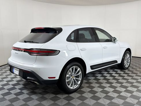 Used 2026 Porsche Macan AWD/4WD image 10