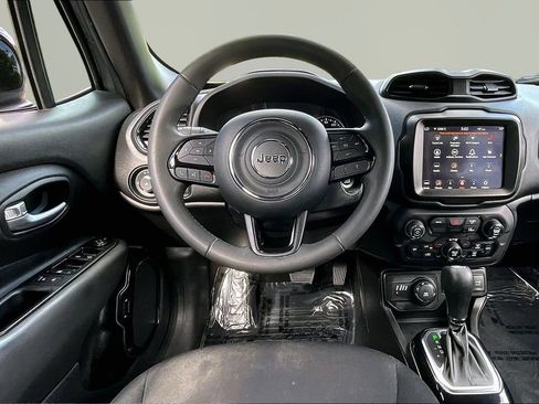 Used 2022 Jeep Renegade Altitude AWD/4WD image 8