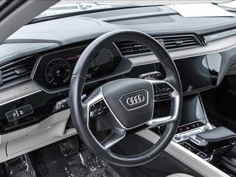 Used 2024 Audi Q8 e-tron Premium Plus w/ Premium Plus Package image 10